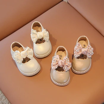 Кожаные туфли для маленьких девочек, детские милые туфли Мэри Джейнс с жемчужным бантом для малышей на мягкой подошве, детские туфли принцессы на плоской подошве, повседневная обувь